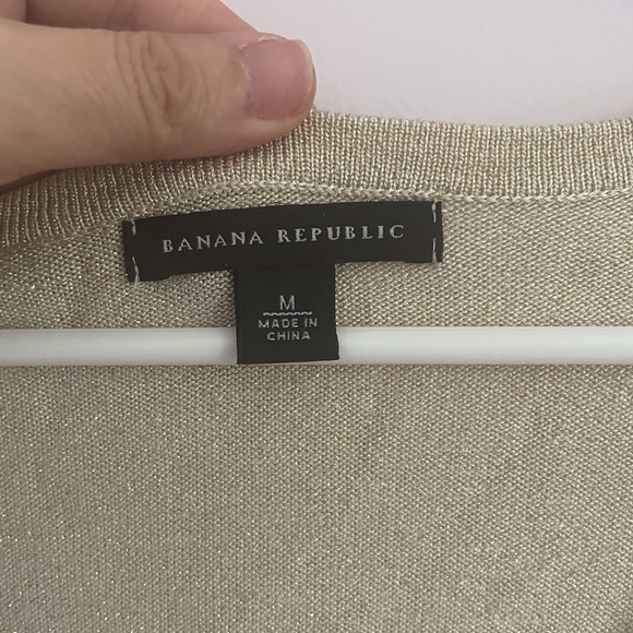 BANANA REPUBLIC gold top with shimmer. M. Excellent used condition - Picture 5 of 6